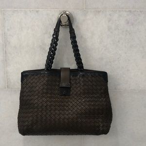Bottega Woven brown bag with black outer design